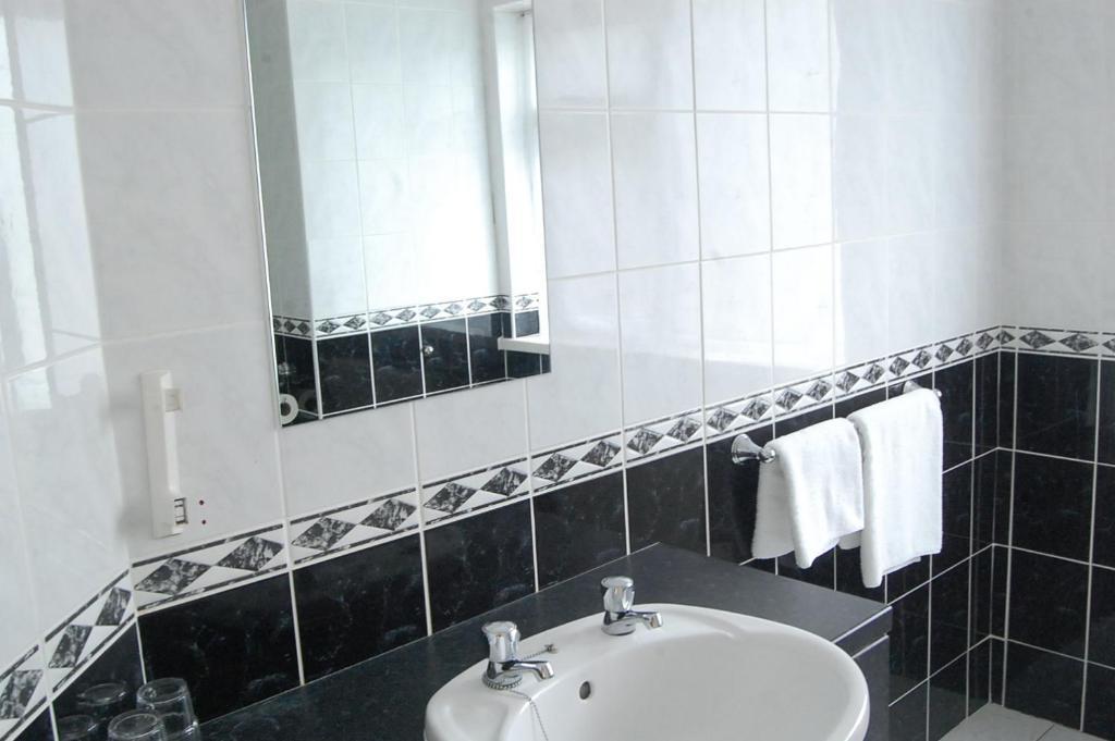 Grand Hotel Moate Zimmer foto